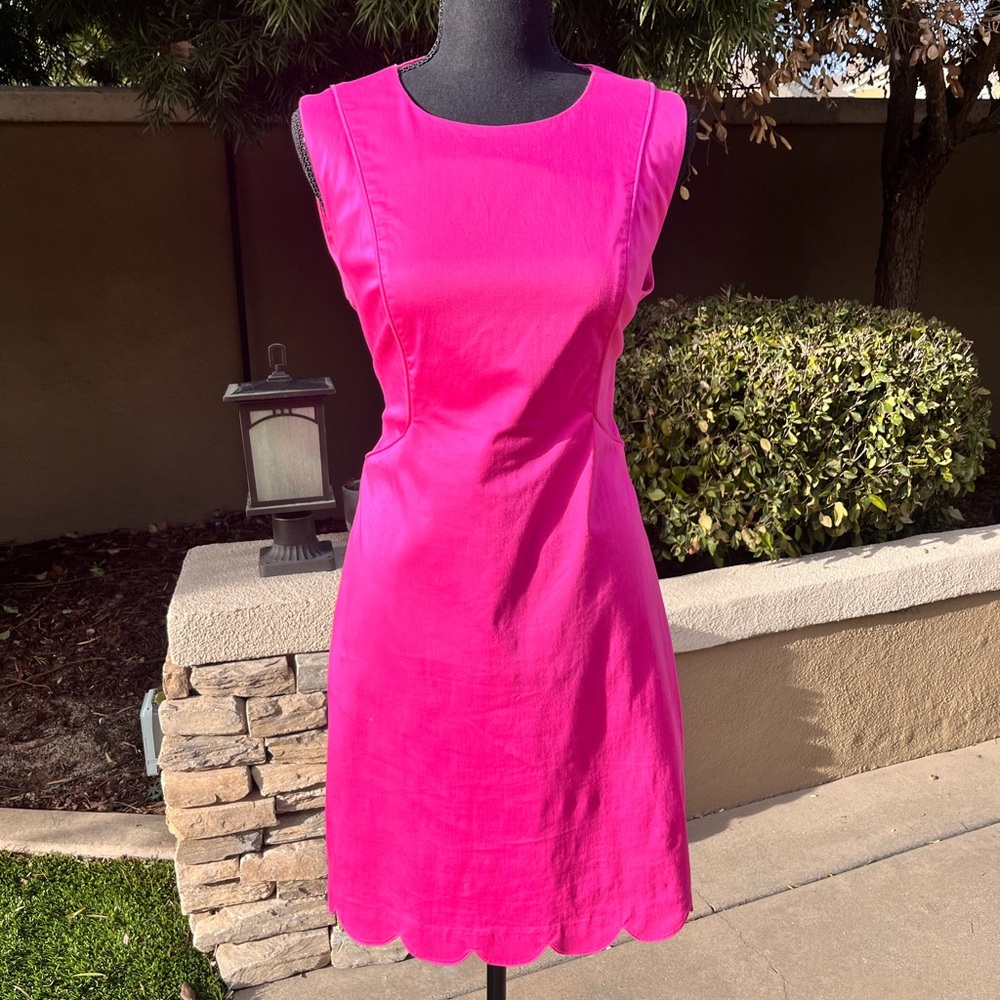 Hot pink shift dress scallop bottom small